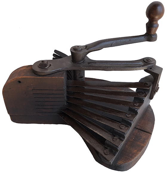 Hand-Crank Apple Slicer