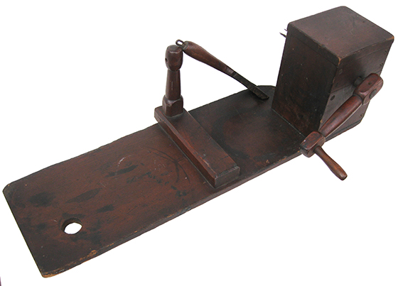 Primitive Straddle Board Apple Parer