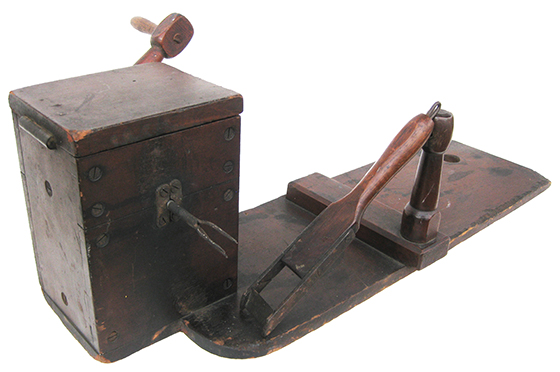 Primitive Apple Parer